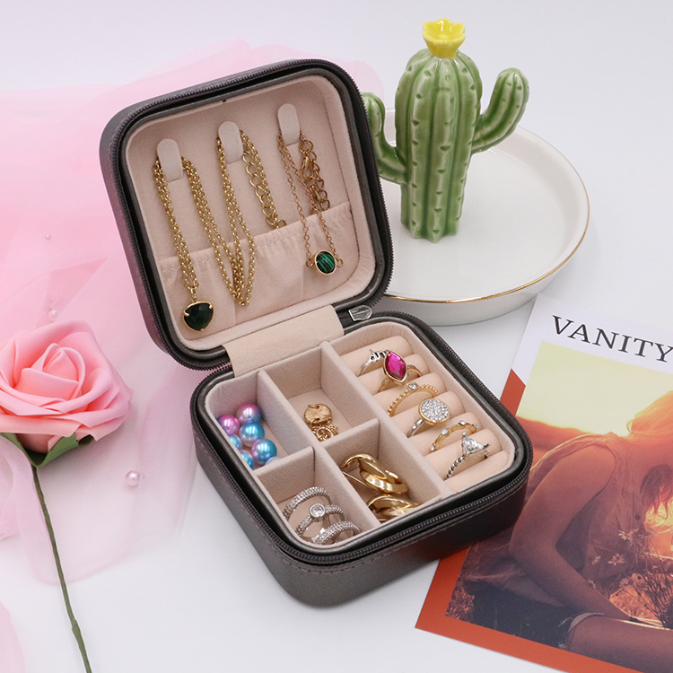 Small Square Shape PU Jewelry Box with Zipper