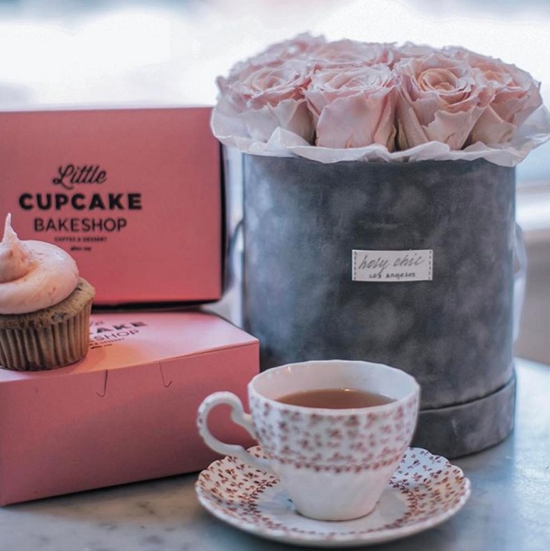 Velvet Round Flower Box with Logo Label