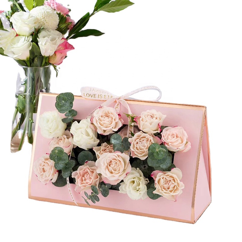 Easy to Carry Flower Gift Box with Gold Stamping