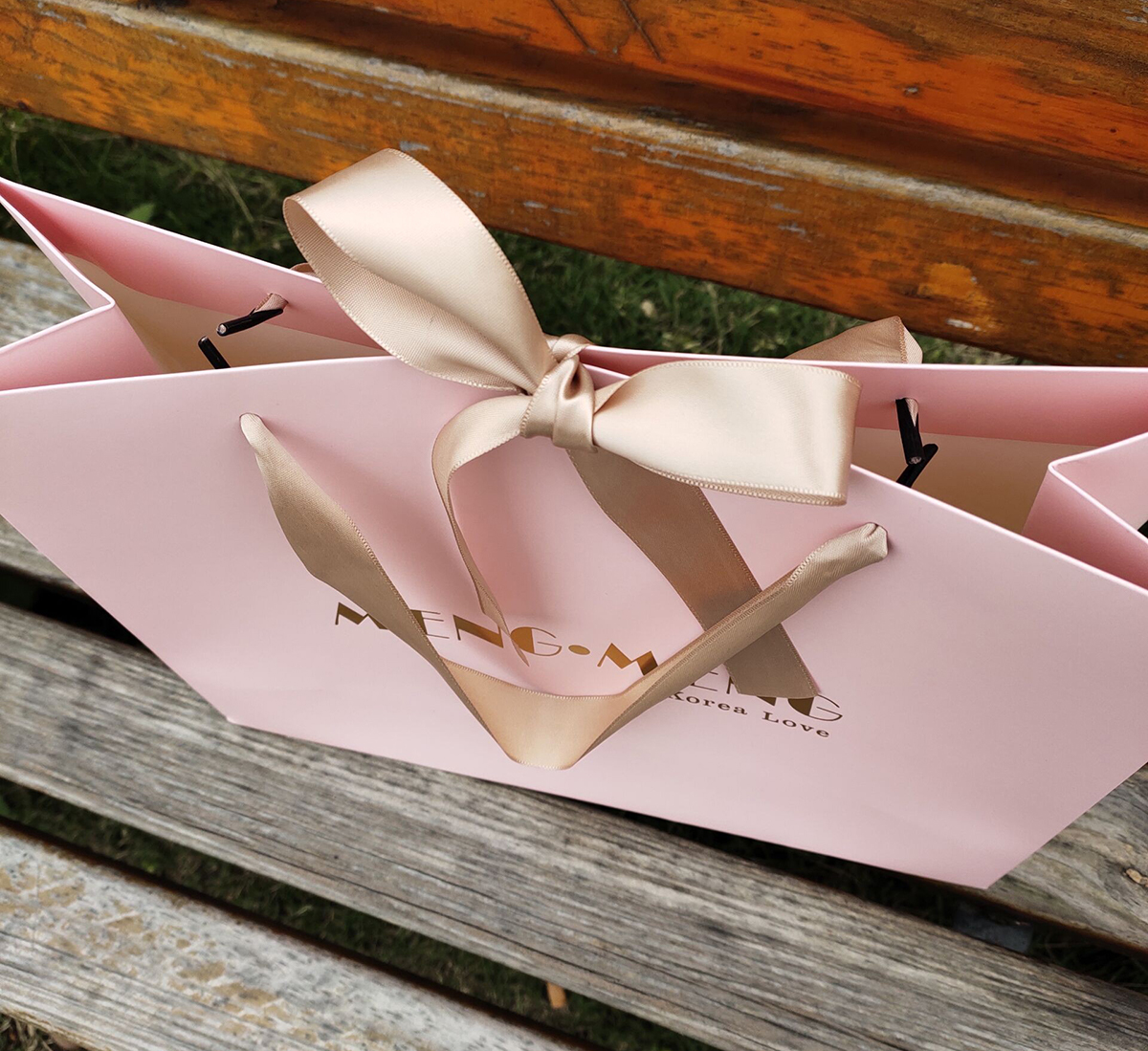 Luxury Shopping Paper Bag with Ribbon Bow Tie